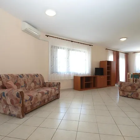 Apartament Fuer 6 Personen Ca 62 Qm In Fazana, Istrien Istrische Riviera Fažana